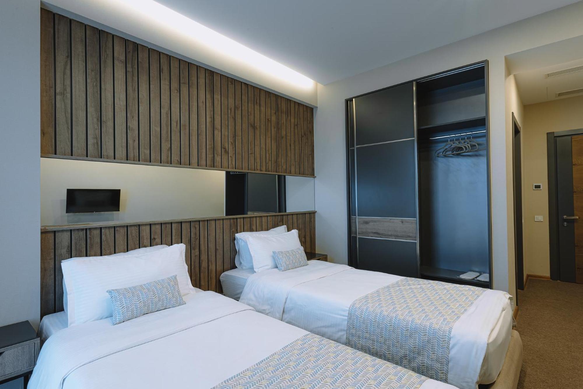 Hotel Sky Station Tbilisi Exterior photo